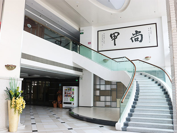 潤東方環(huán)?？照{(diào)公司銷售部內(nèi)部環(huán)境